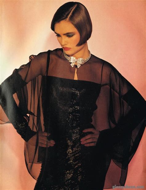 chanel by karl lagerfeld|Karl Lagerfeld Chanel 1983 collection.